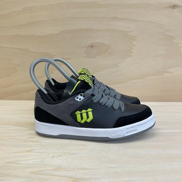 World Industries Kids Youth Beacon Skateboard Sneakers Shoes Black F206375 Sz 3 - Picture 1 of 9